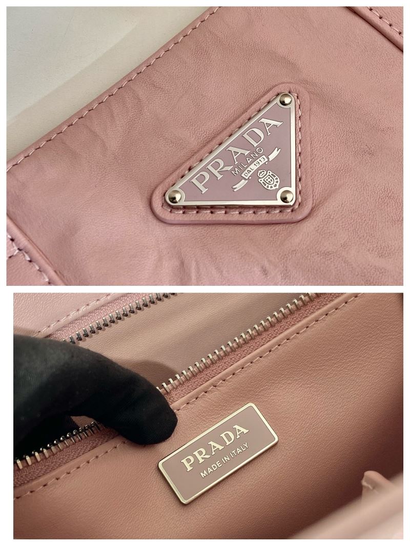 Pra*a tote bags